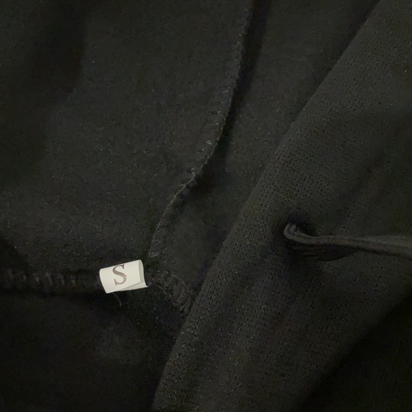 Sweatshirt - Picture 2 of 3